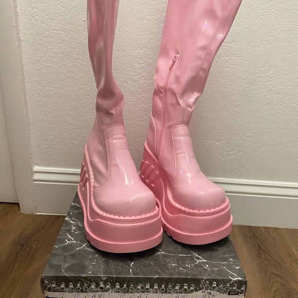 BUBBLEGUM DISCO REVOLUTION PLATFORM BOOTS from DEMONIA - Picture 6 of 10
